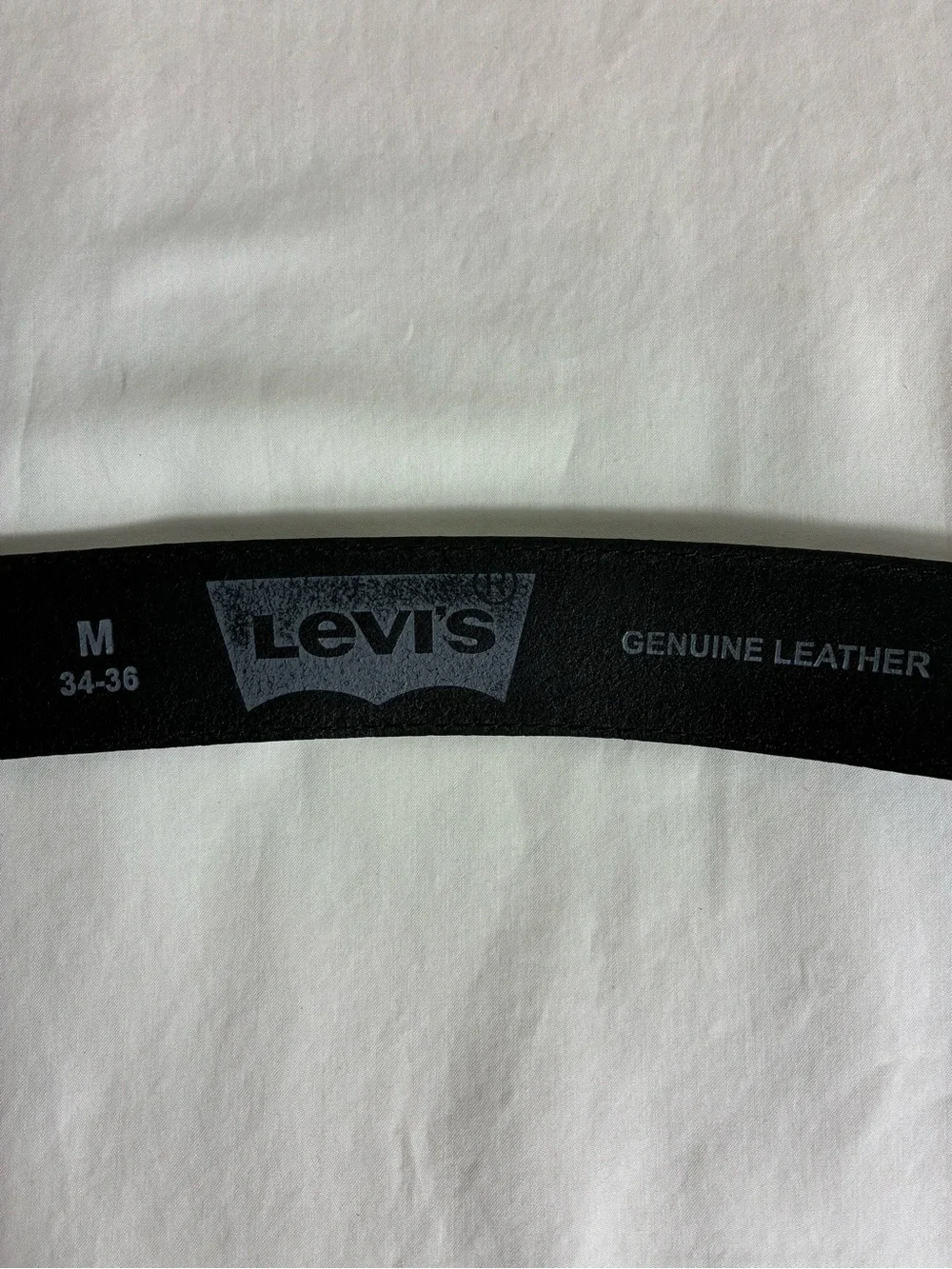 Levi's Black men's belt sz M 34-36 Genuine Leather Brushed Metal Buckle